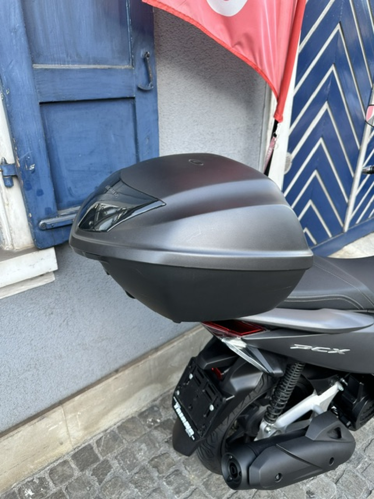 HONDA PCX 125 TOP Occasion mit wenig Kilometer-image-8