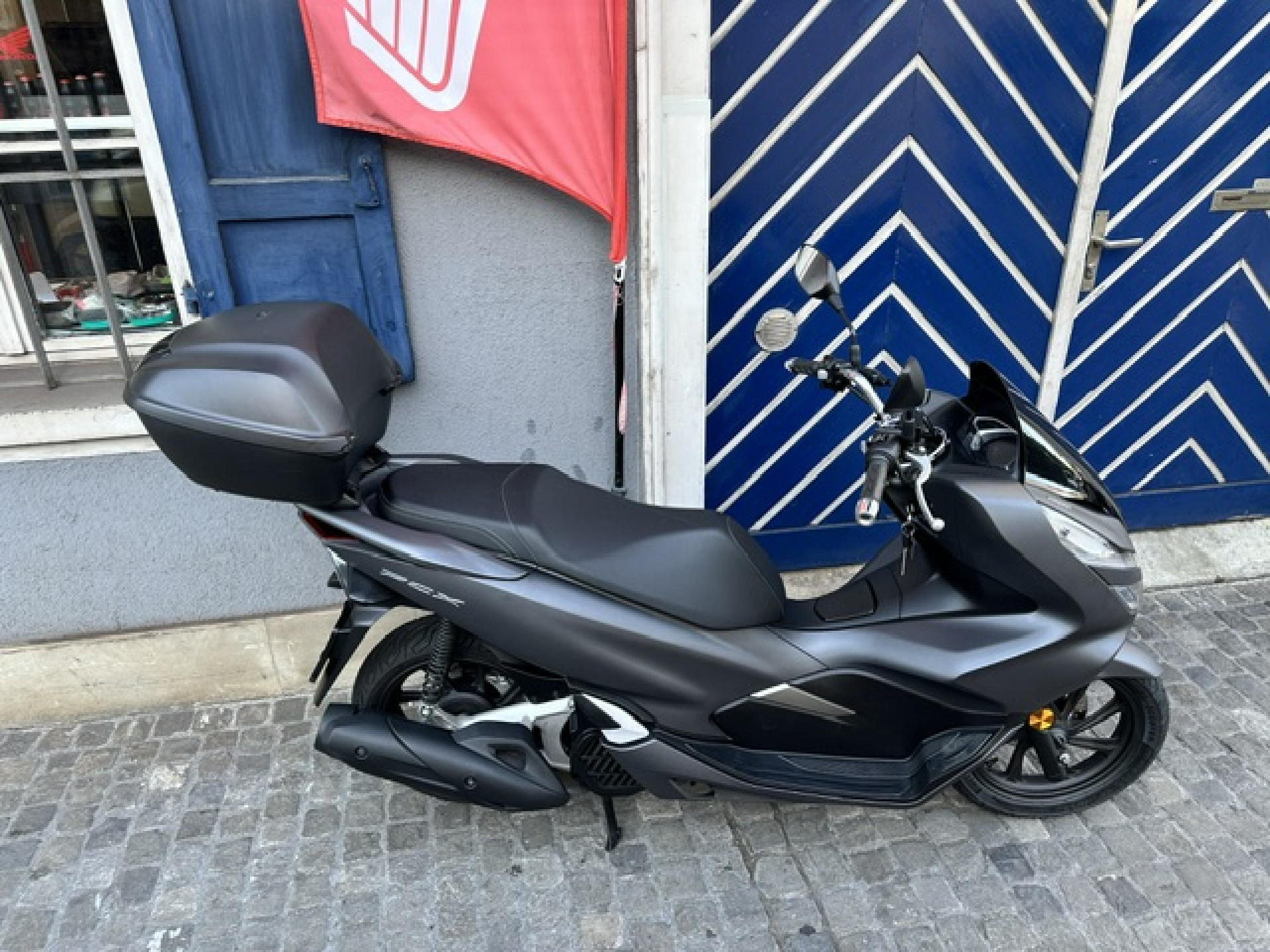 HONDA PCX 125 TOP Occasion mit wenig Kilometer-image-7