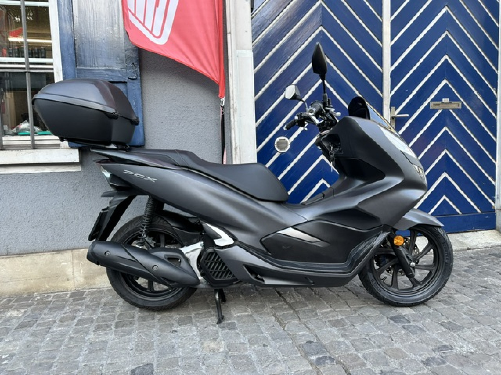 HONDA PCX 125 TOP Occasion mit wenig Kilometer-image-0