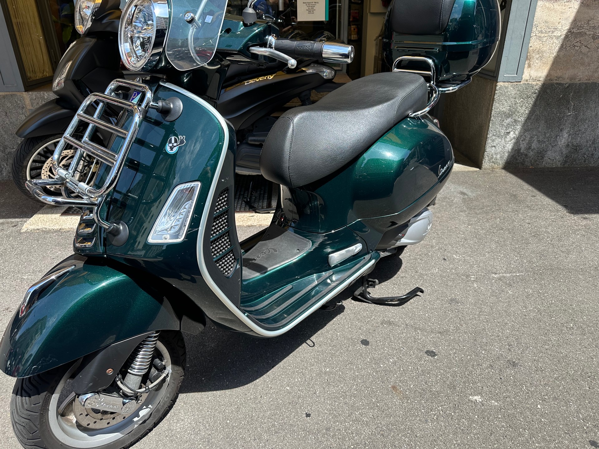 PIAGGIO Vespa GTS 300 HPE Super Tech ABS/ASR-image-1