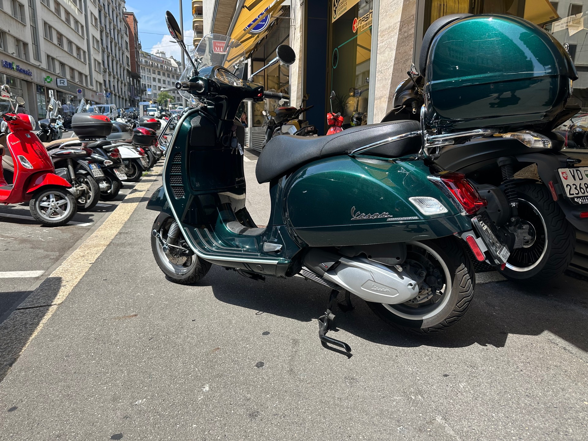 PIAGGIO Vespa GTS 300 HPE Super Tech ABS/ASR-image-2