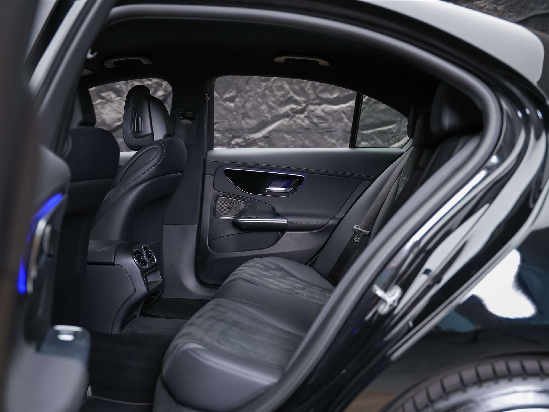 MERCEDES-BENZ C 300 d AMG Line *20" Felgen*Abstandsregler*AHK*-image-11