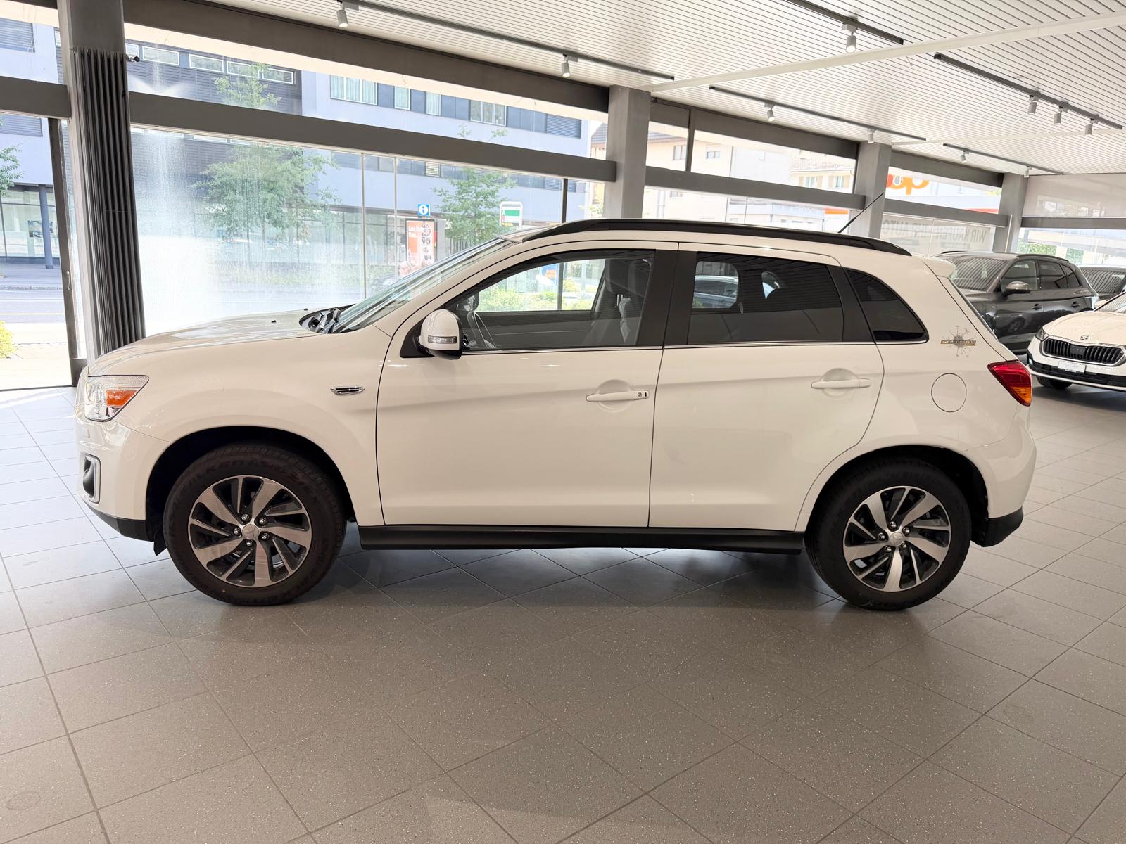 MITSUBISHI ASX 2.2 DID Diamond 4WD Automatic-image-2