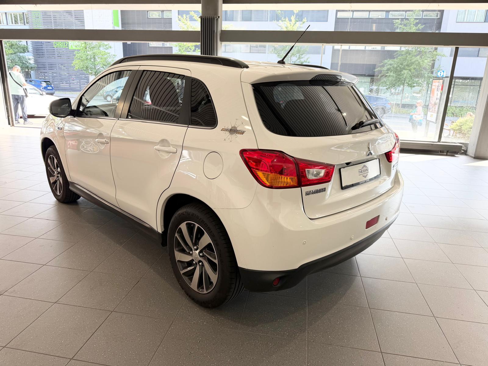 MITSUBISHI ASX 2.2 DID Diamond 4WD Automatic-image-3