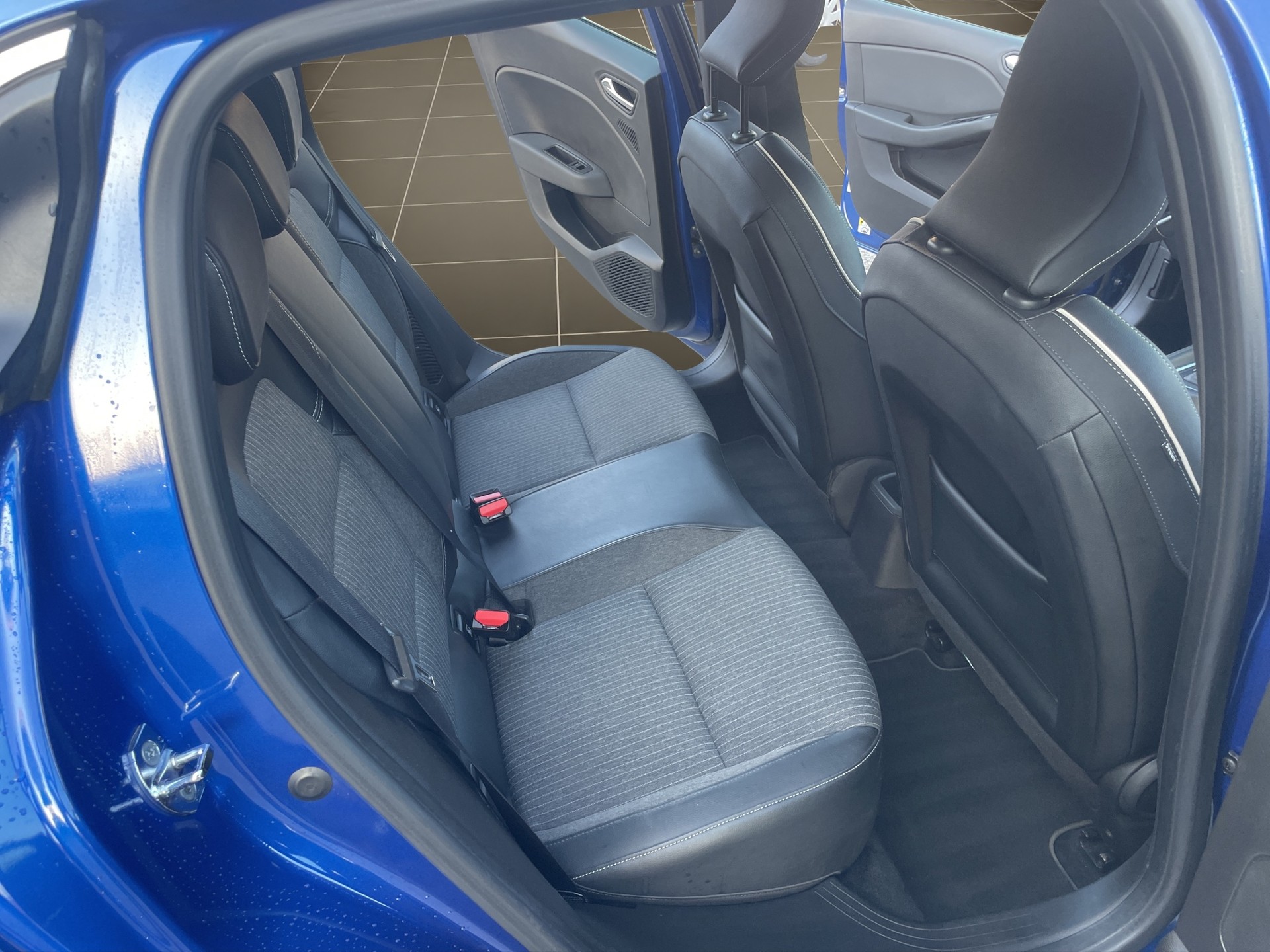 RENAULT Clio 1.6 E-Tech Intens-image-14