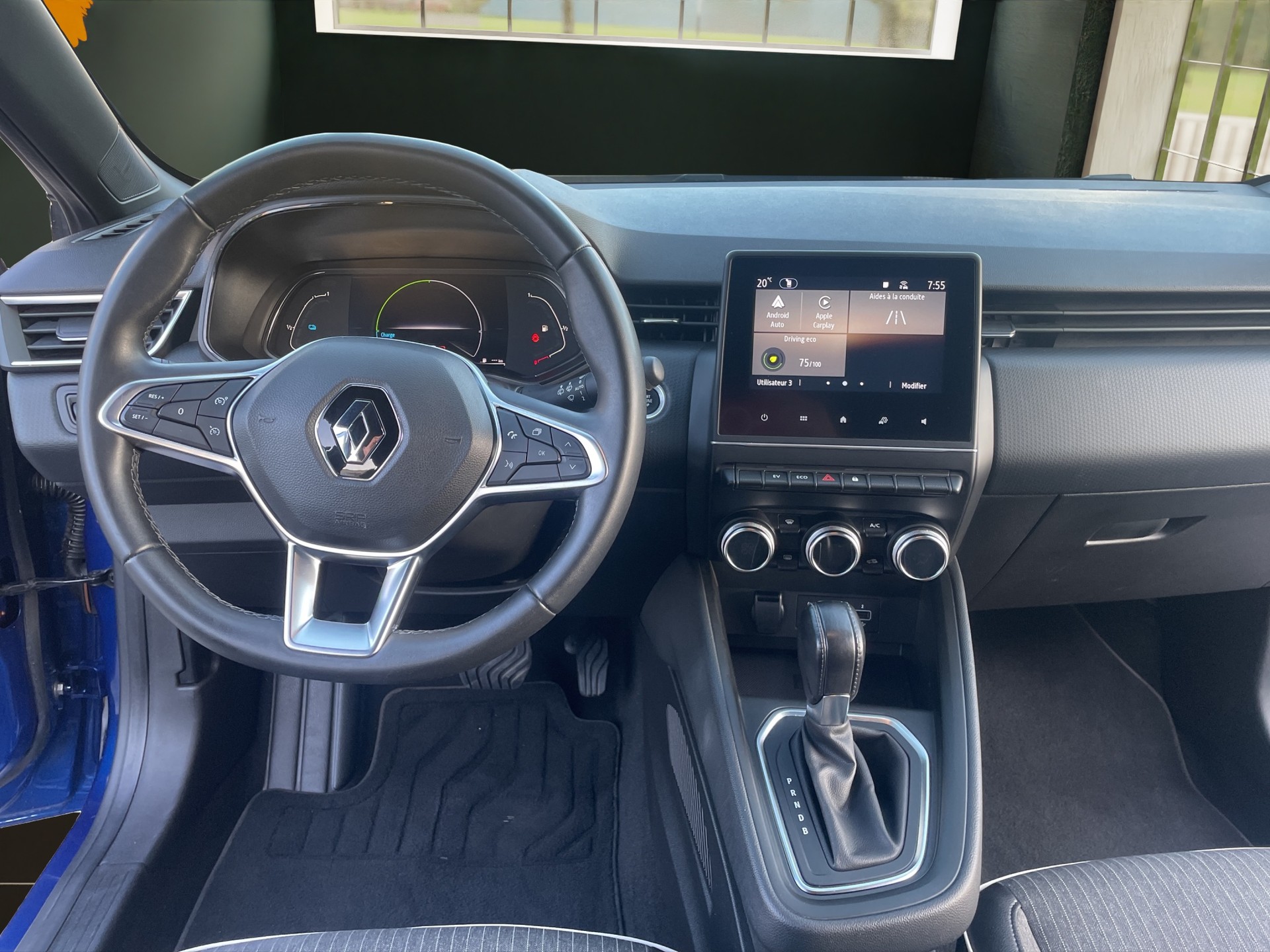 RENAULT Clio 1.6 E-Tech Intens-image-10