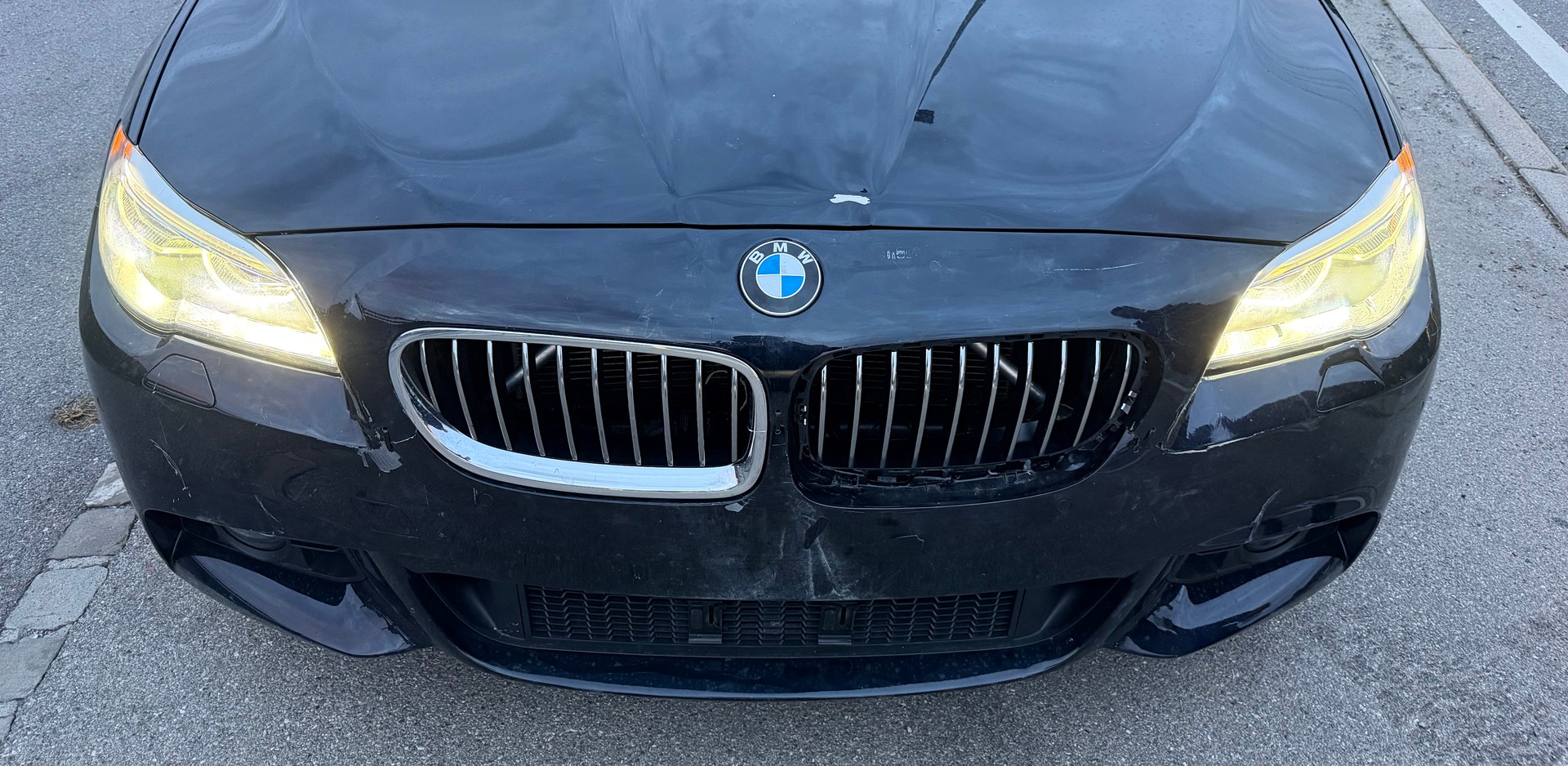 BMW 520d xDrive Pack M ACCIDENTÉ-showroom-element-1
