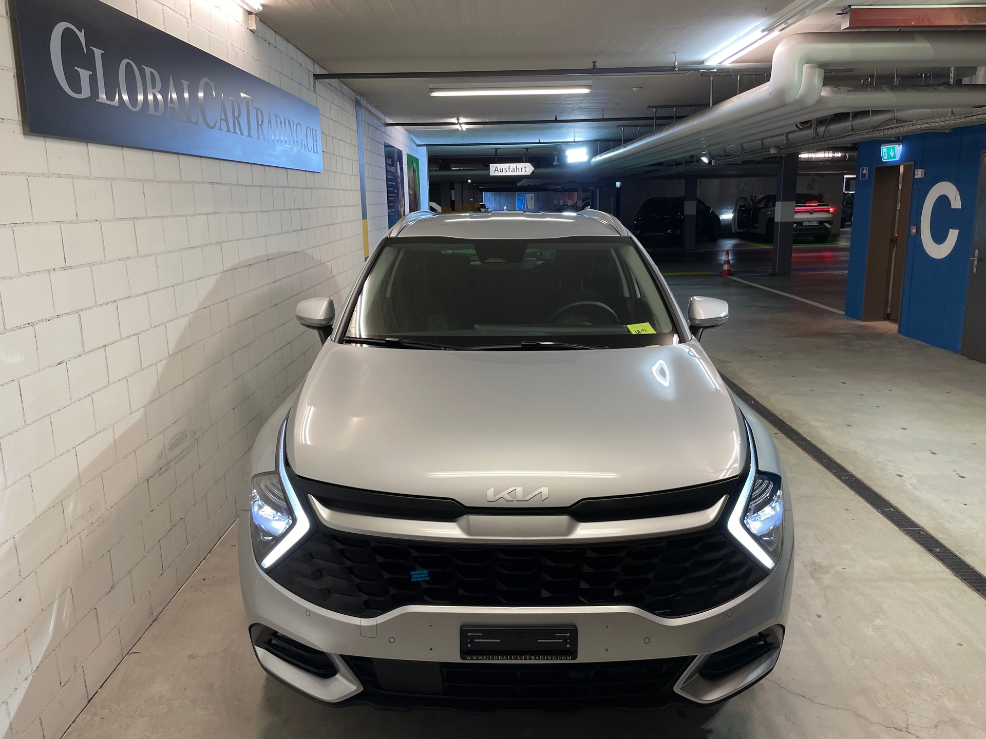 KIA Sportage 1.6T-GDi PHEV Power Edition 4x4 A-showroom-element-1