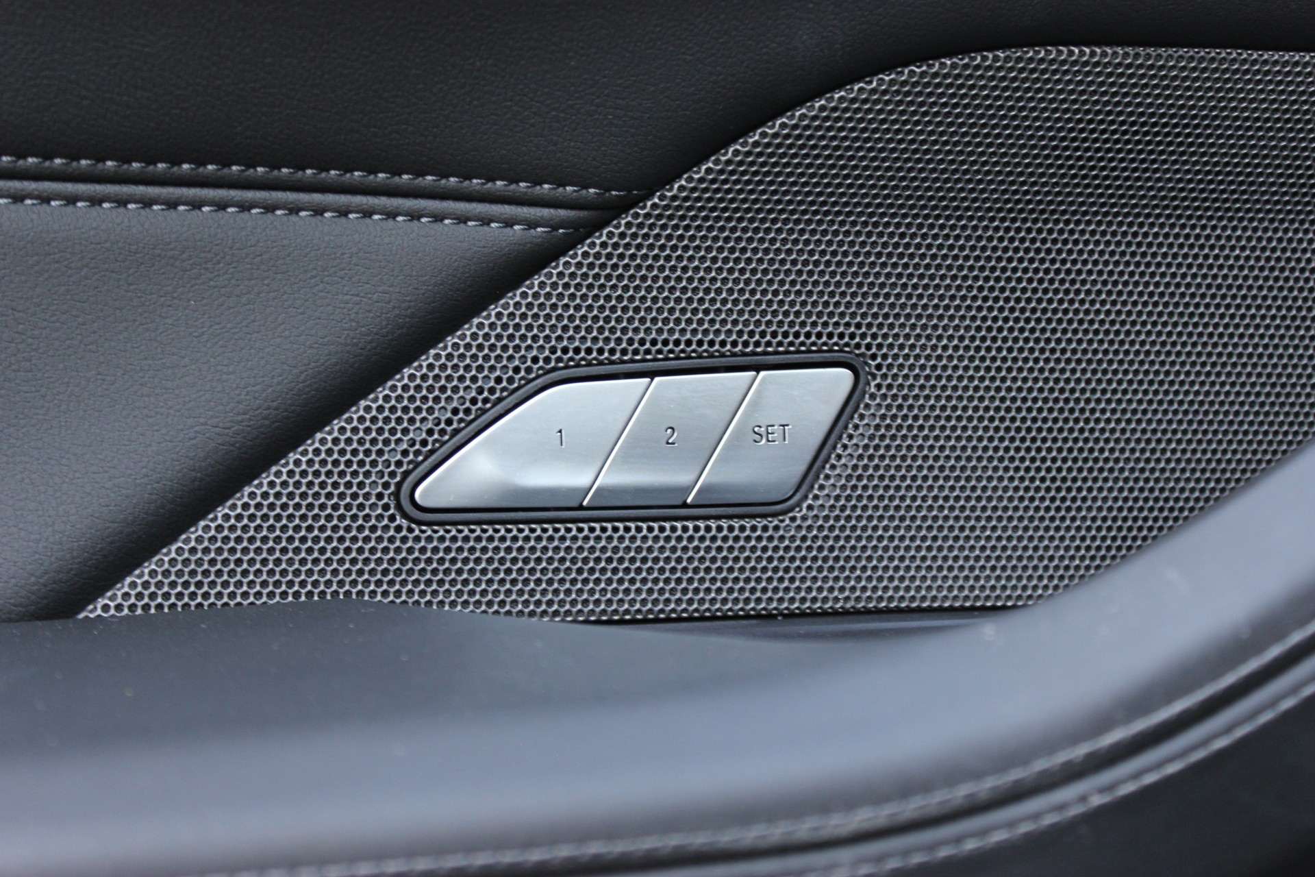 BMW M4 Coupé Competition M xDrive *M Carbon Exterieurpaket*-image-22