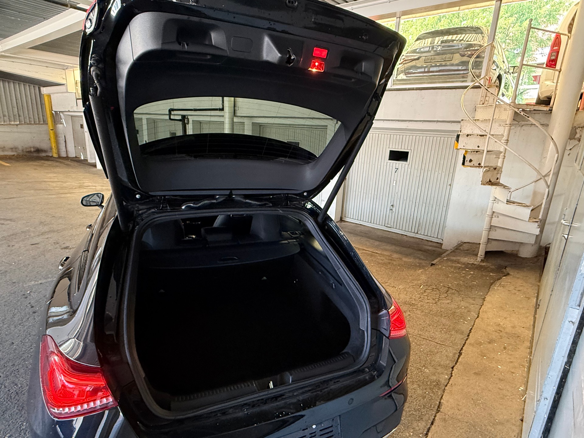 MERCEDES-BENZ CLA Shooting Brake 180 7G-DCT Progressive-image-14