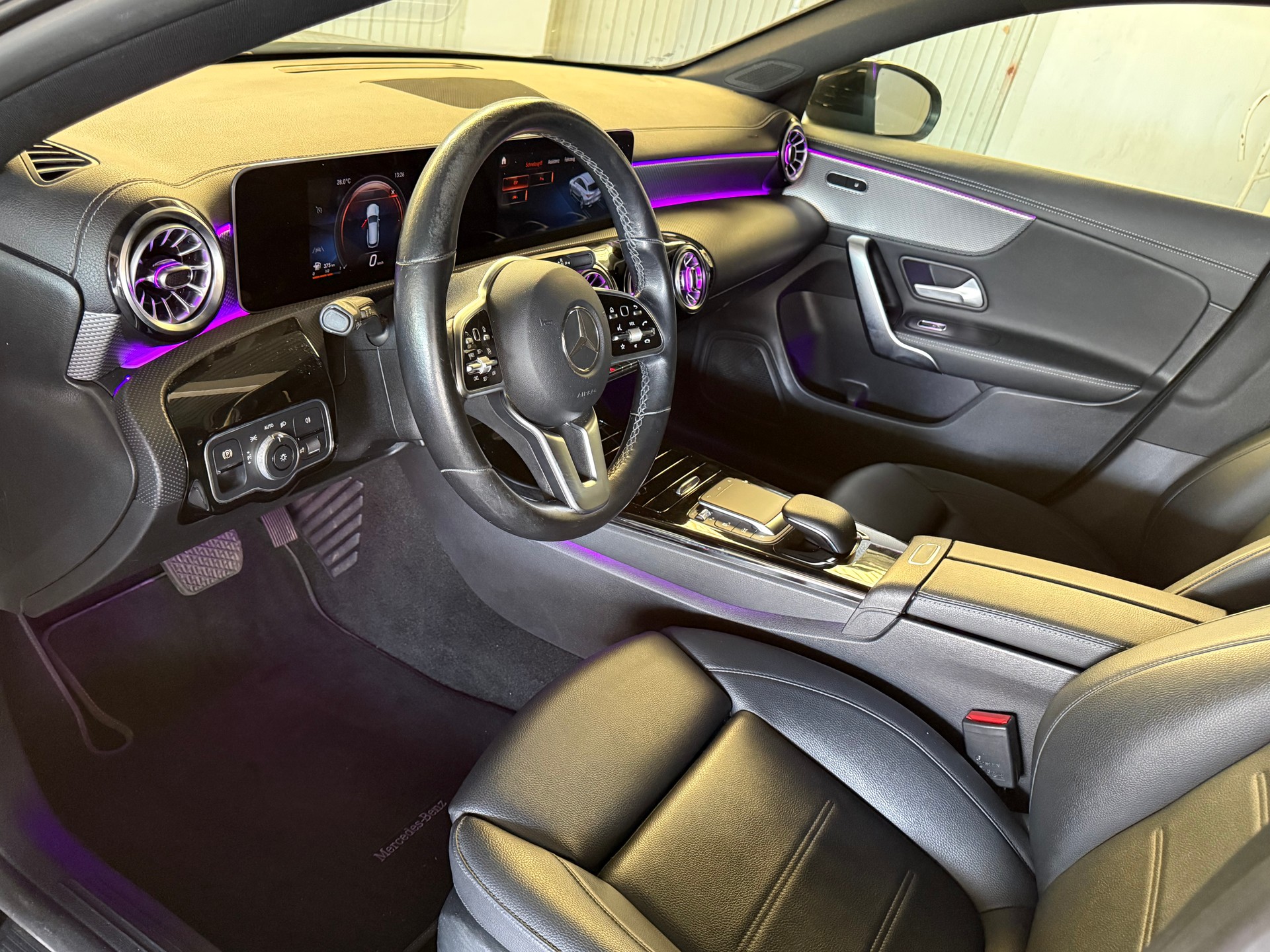 MERCEDES-BENZ CLA Shooting Brake 180 7G-DCT Progressive-image-9