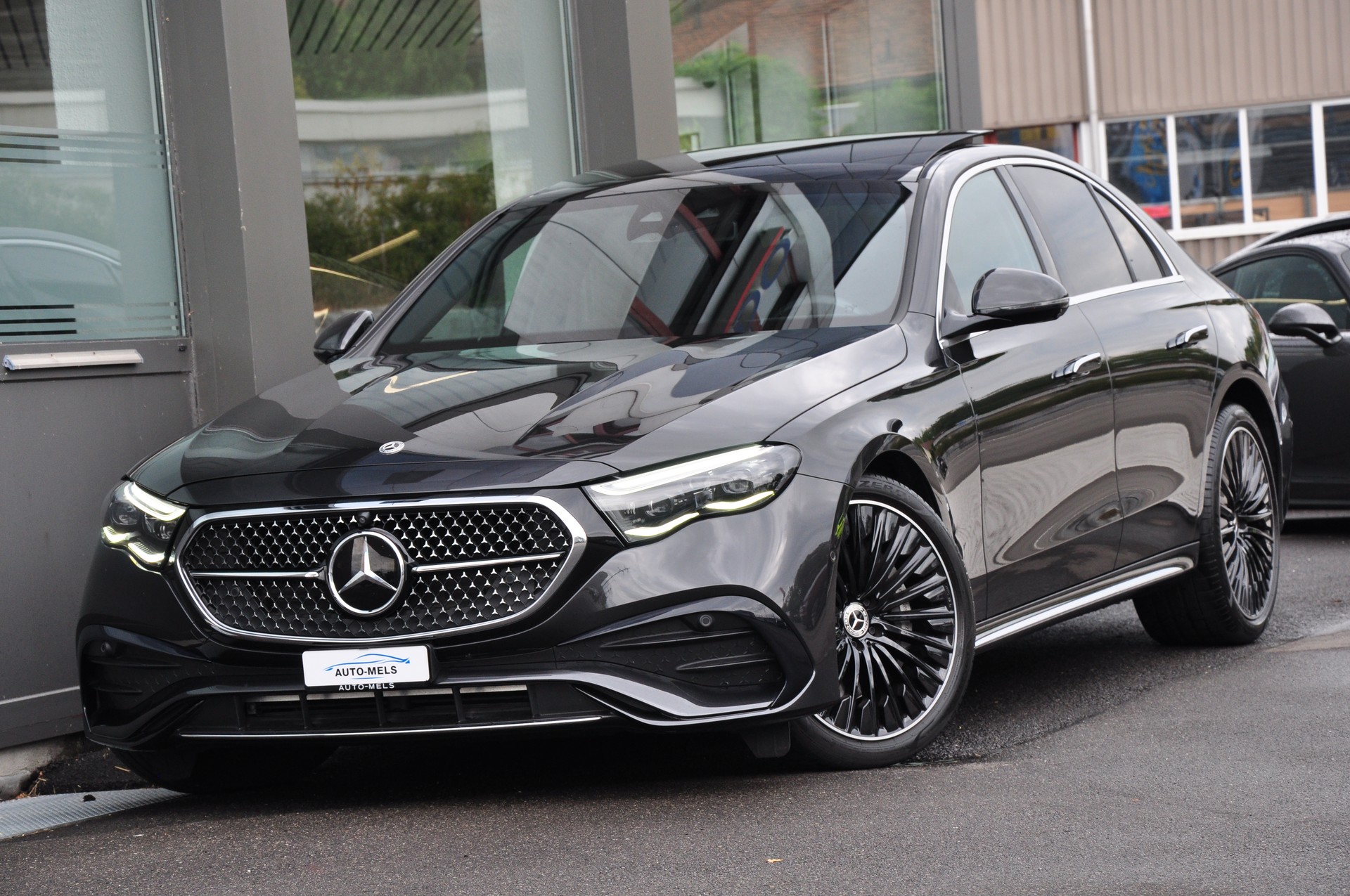 MERCEDES-BENZ E 220 d 4Matic 9G-Tronic-showroom-element-3