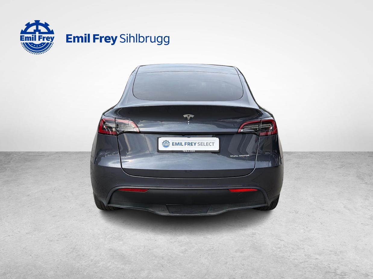TESLA Model Y Long Range D-image-9