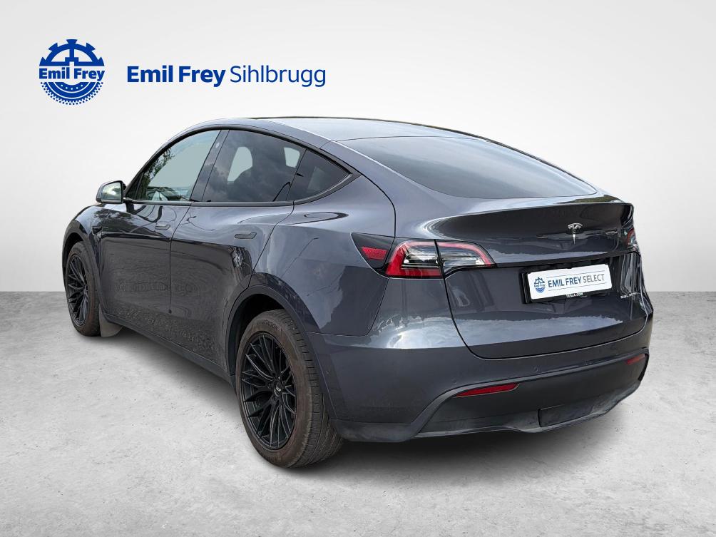 TESLA Model Y Long Range D-image-6
