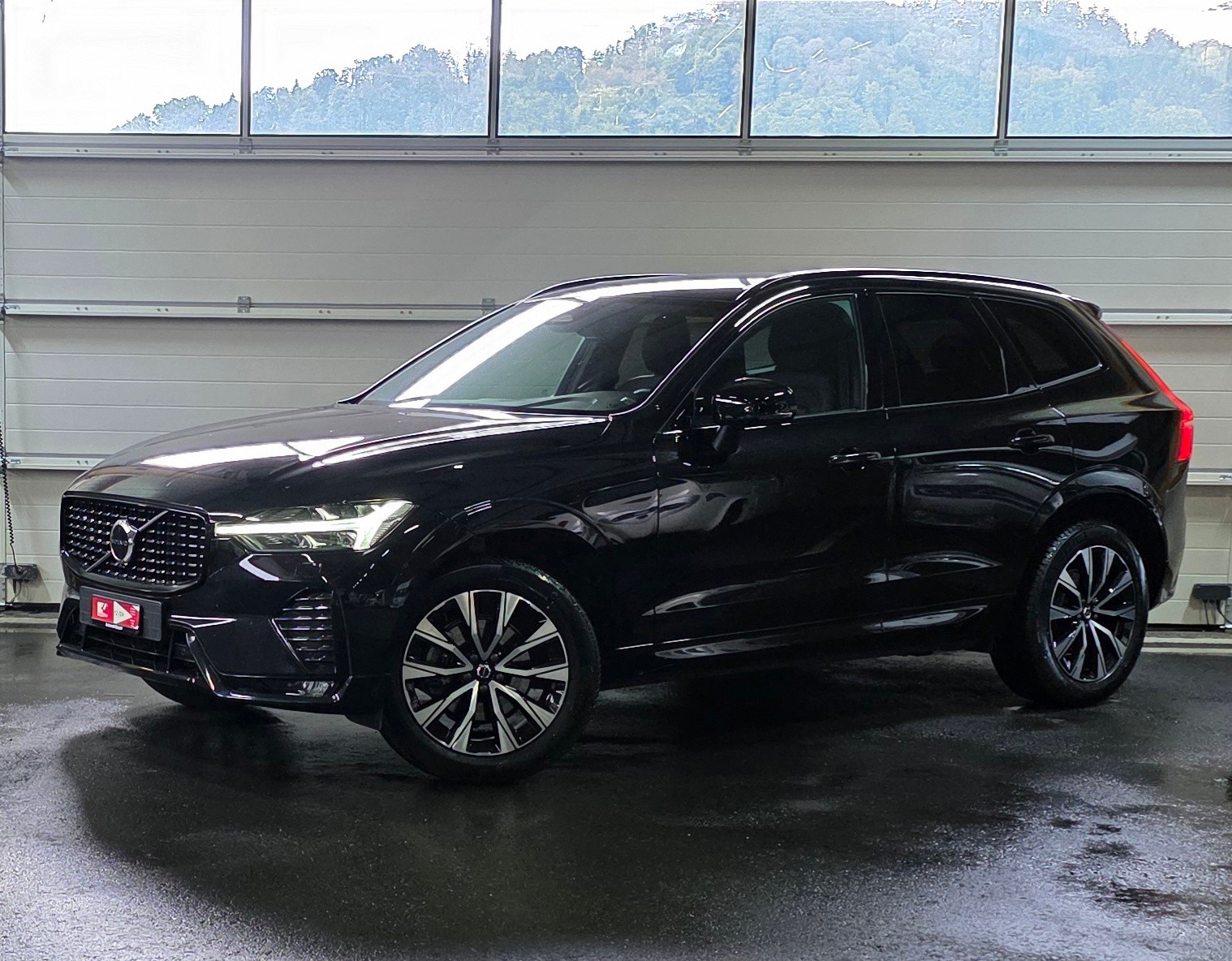VOLVO XC60 B5 Benzin Mild Hybrid AWD Plus Dark Geartronic