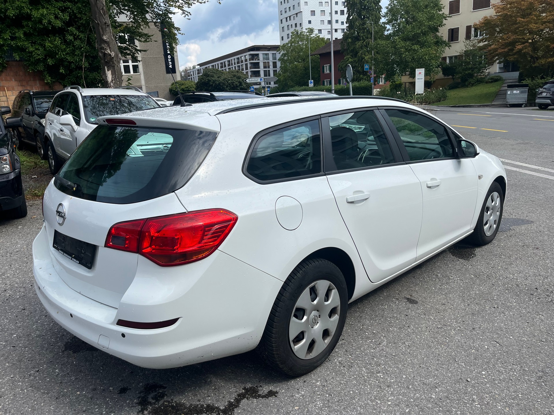 OPEL Astra SportsTourer 1.6i 16V Enjoy Automatic-image-4