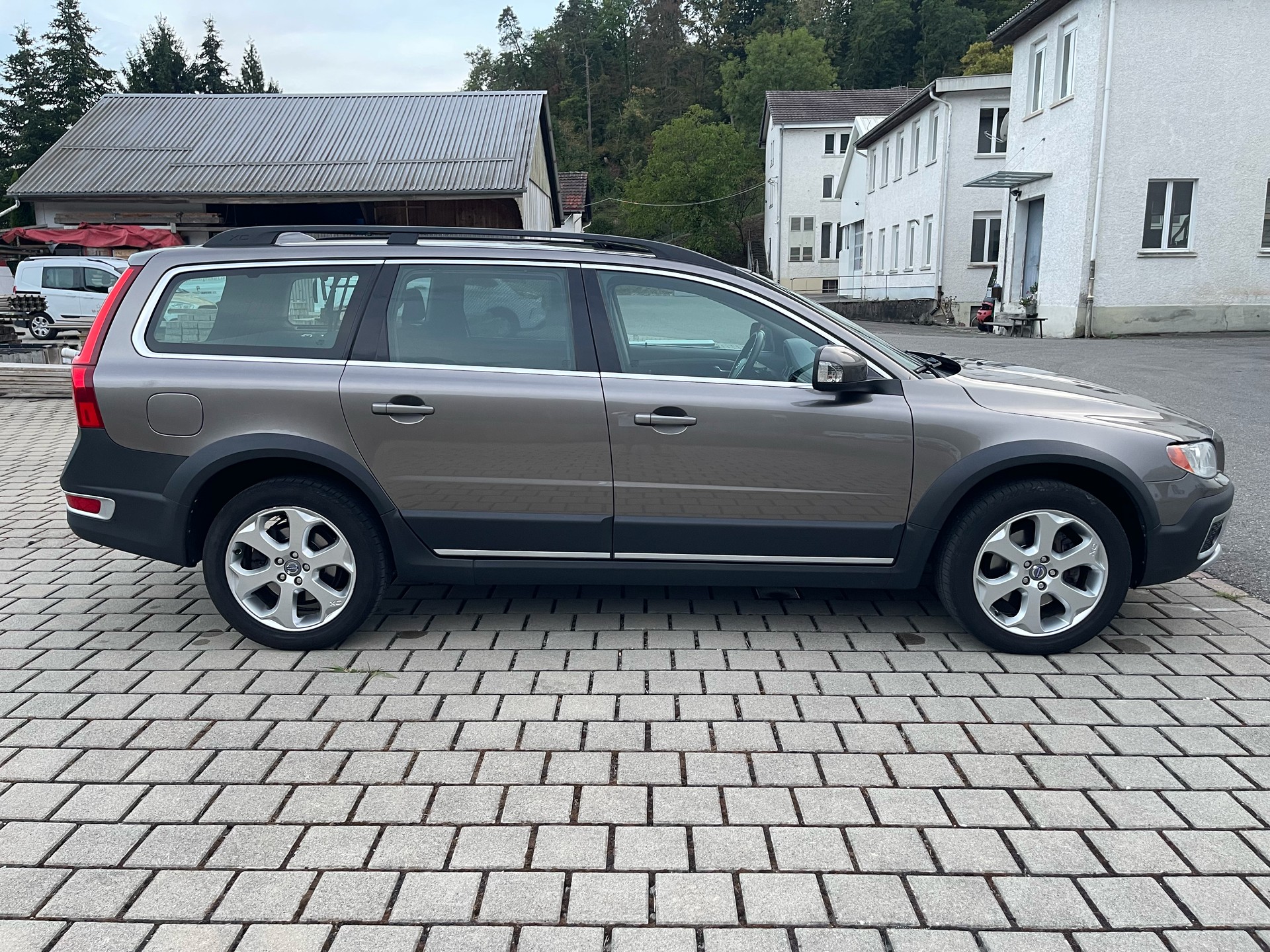 VOLVO XC70 DRIVe Summum-image-5