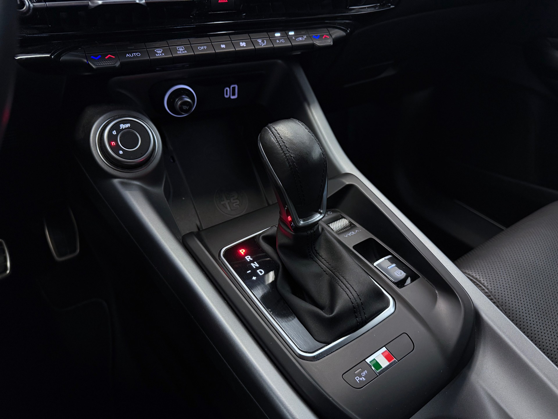 ALFA ROMEO Tonale 1.5 48V Hybrid Speciale-image-28
