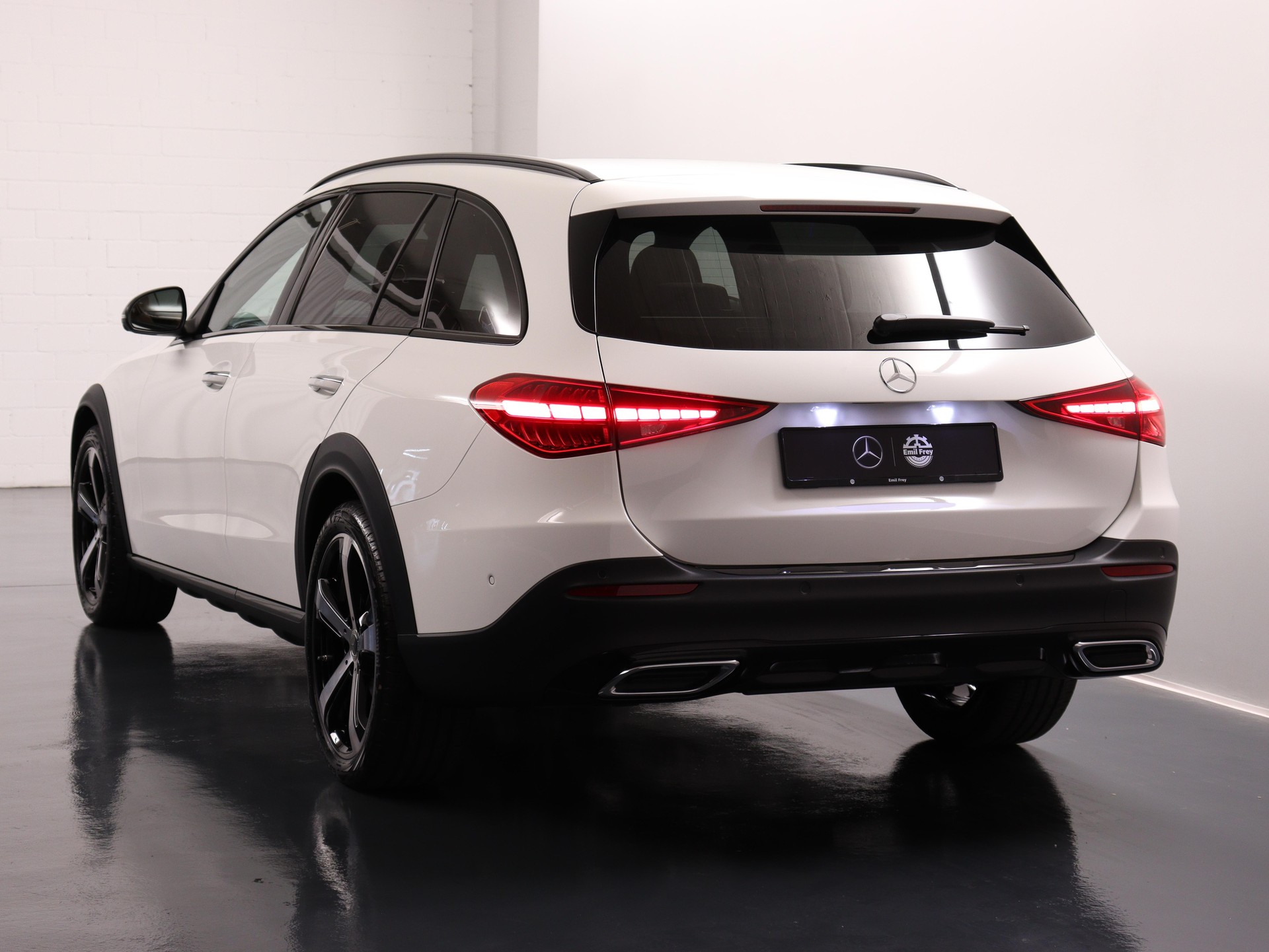 MERCEDES-BENZ C 200 All-Terrain Avantgarde 4matic Kombi-image-5