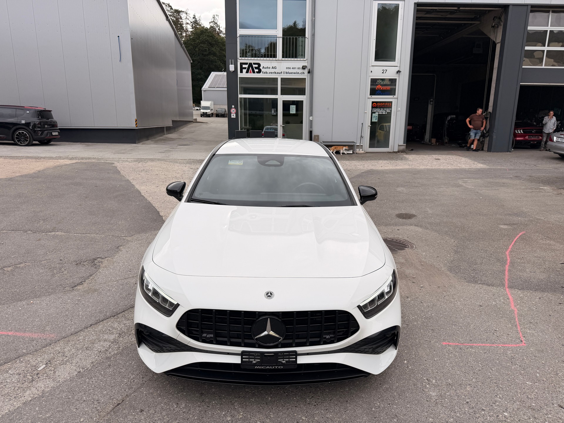 MERCEDES-BENZ A 200 7G-DCT AMG -Line-showroom-element-1
