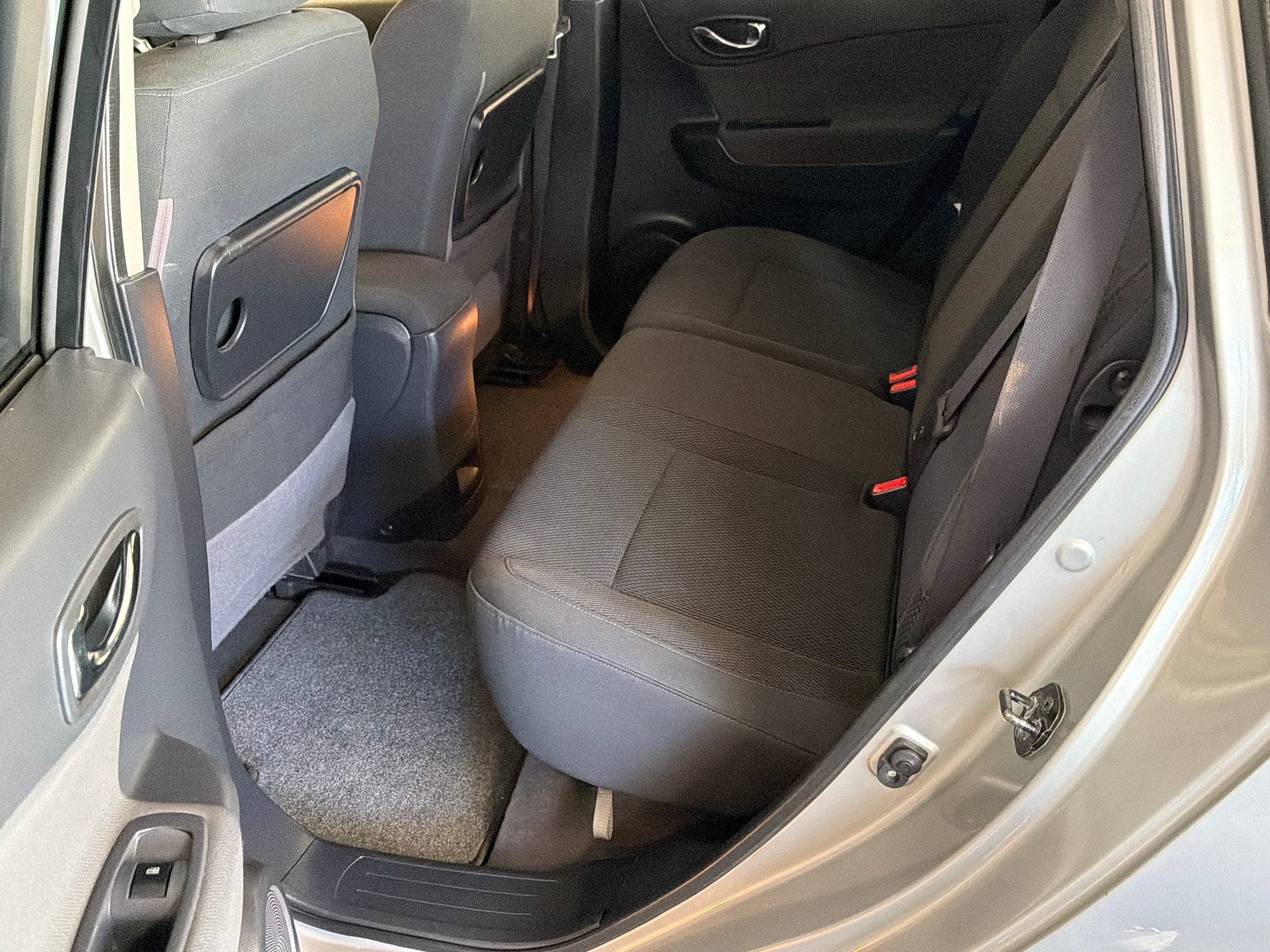 RENAULT Koleos 2.0 dCi Dynamique 4x4 Automatic-image-12