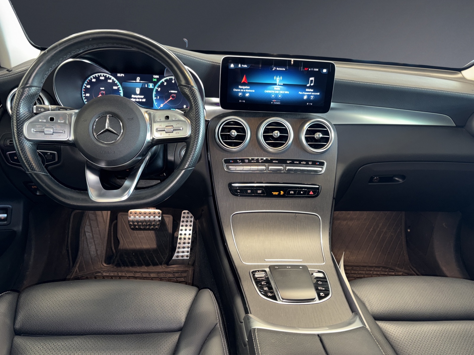 MERCEDES-BENZ GLC 200 AMG Line 4Matic-image-6