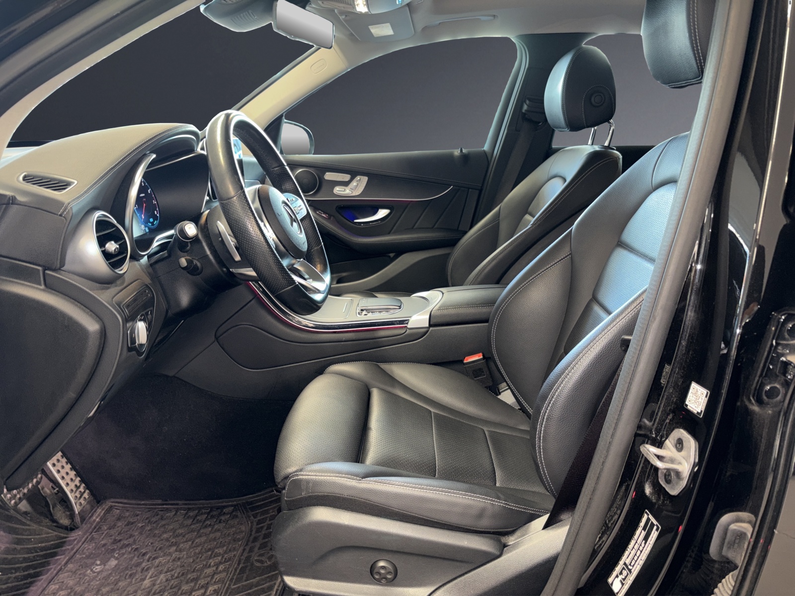 MERCEDES-BENZ GLC 200 AMG Line 4Matic-image-5