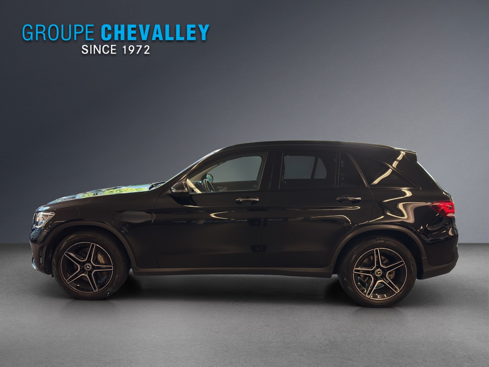 MERCEDES-BENZ GLC 200 AMG Line 4Matic-showroom-element-3