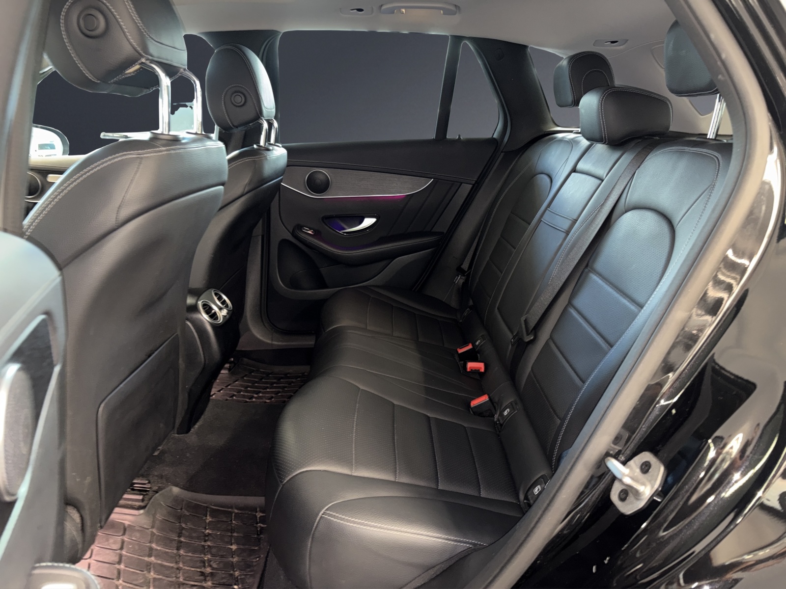 MERCEDES-BENZ GLC 200 AMG Line 4Matic-image-10
