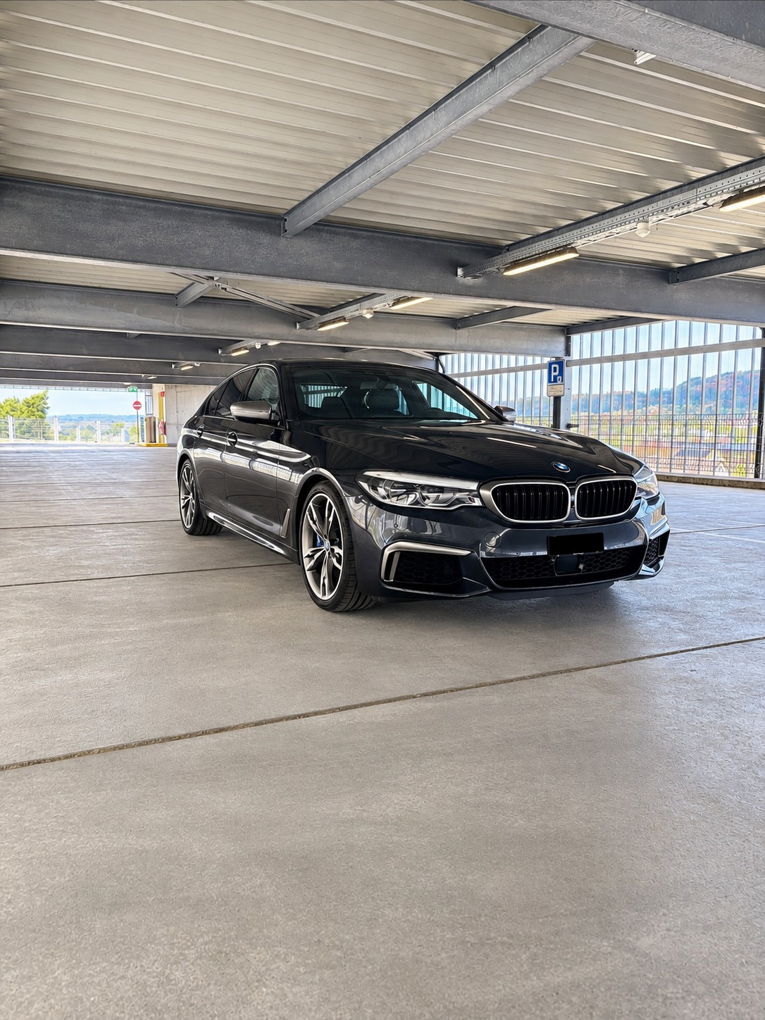 BMW M550i xDrive