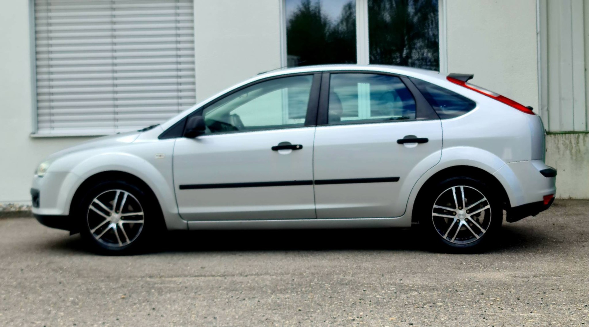 FORD Focus 1.6i VCT Titanium-image-6