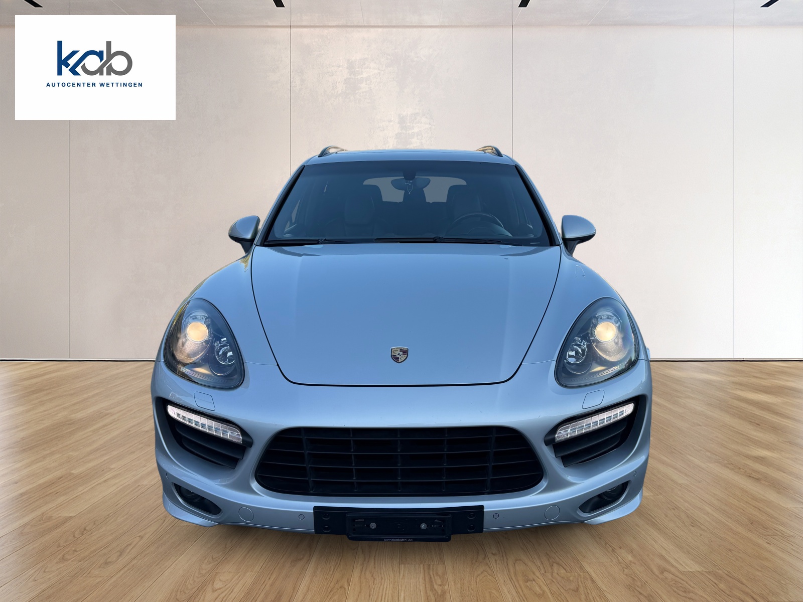 PORSCHE Cayenne GTS-showroom-element-1