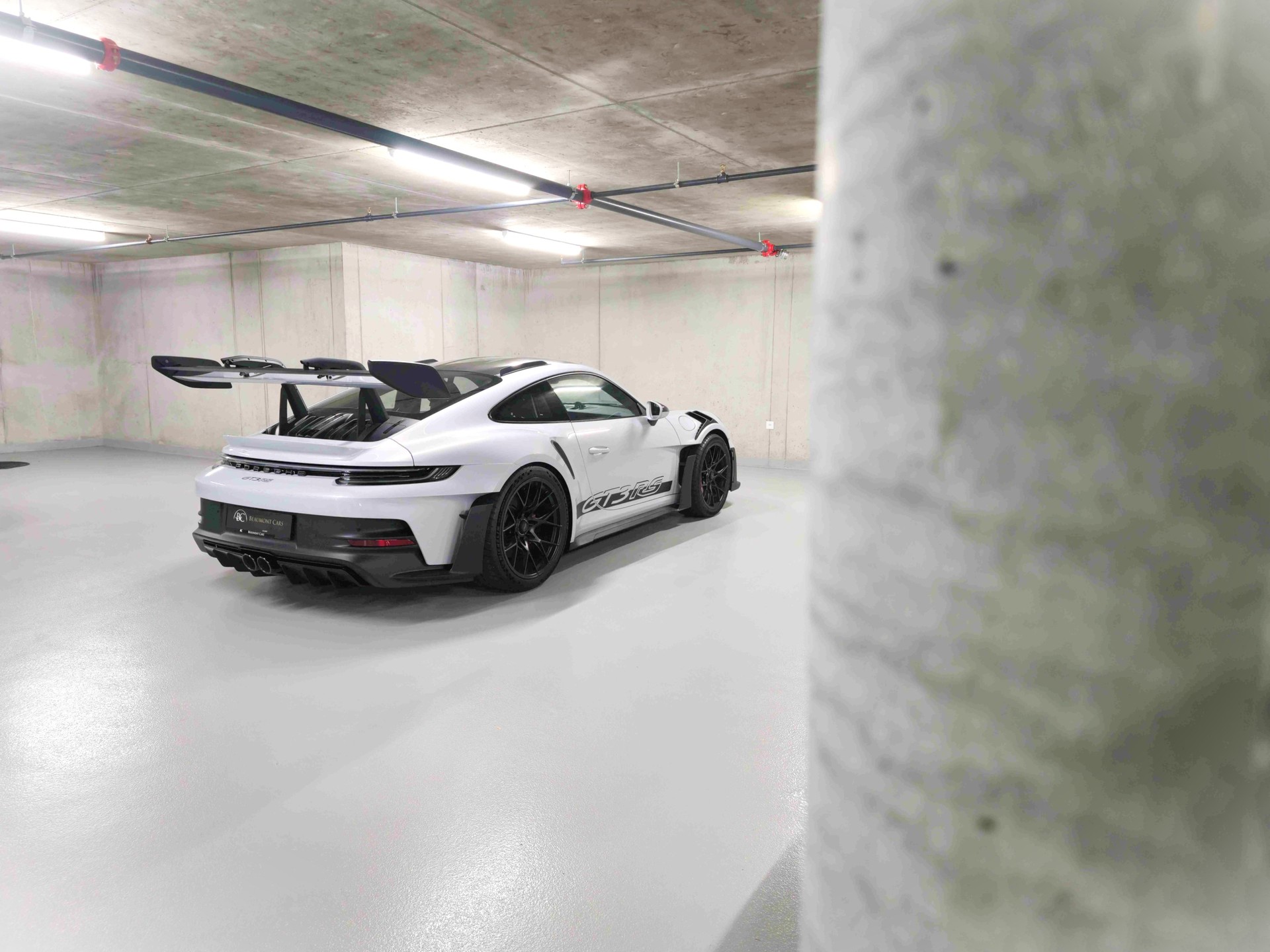 PORSCHE 911 GT3 RS-image-9