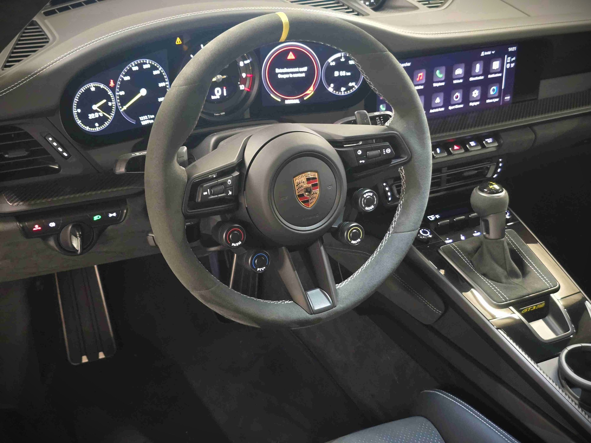 PORSCHE 911 GT3 RS-image-12