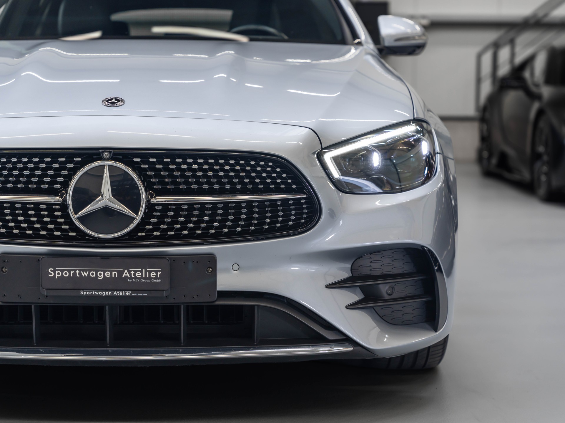MERCEDES-BENZ E 220 d T 4Matic AMG Line 9G-Tronic-image-14