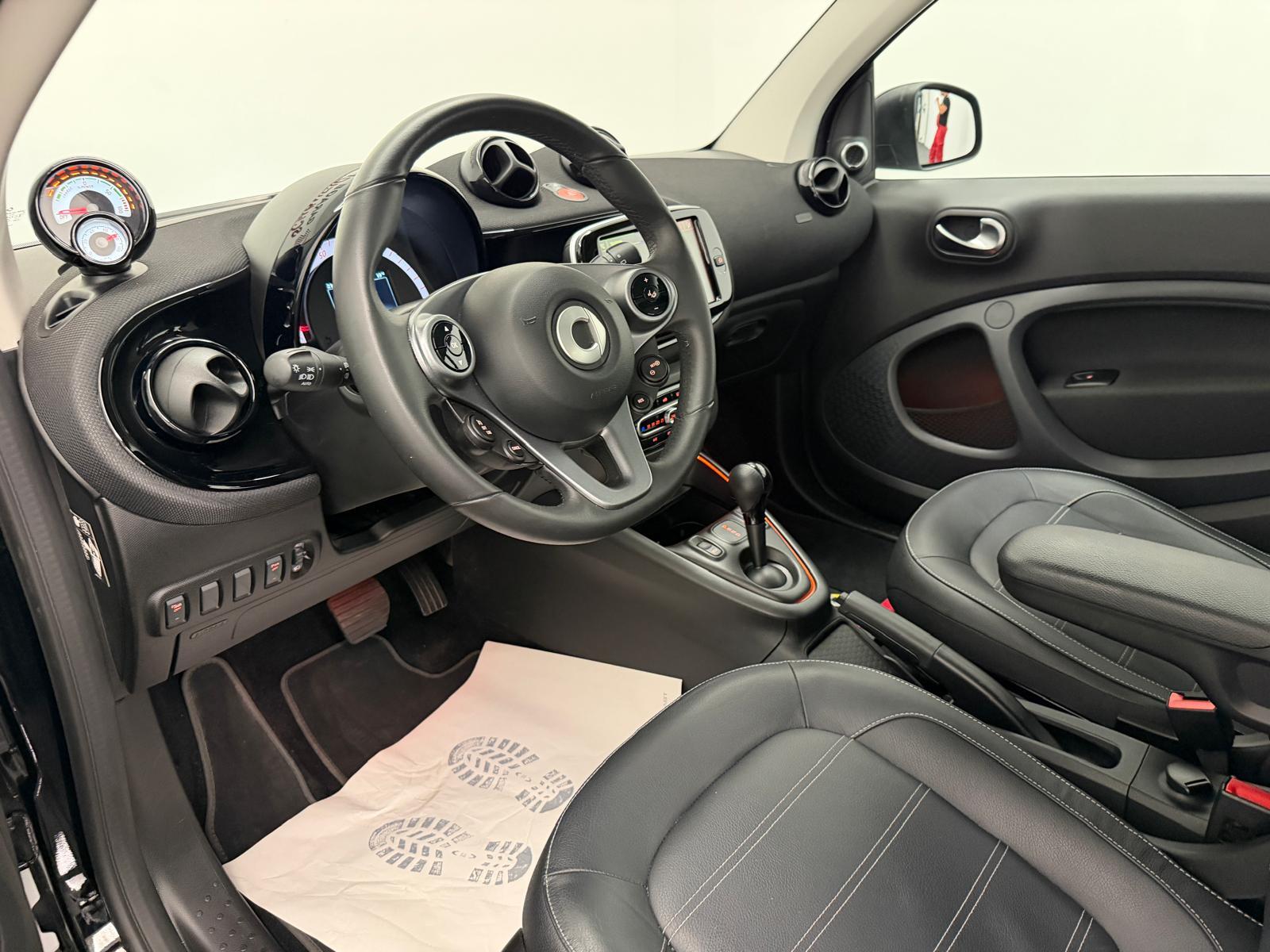 SMART Fortwo Coupé EQ Prime-image-9