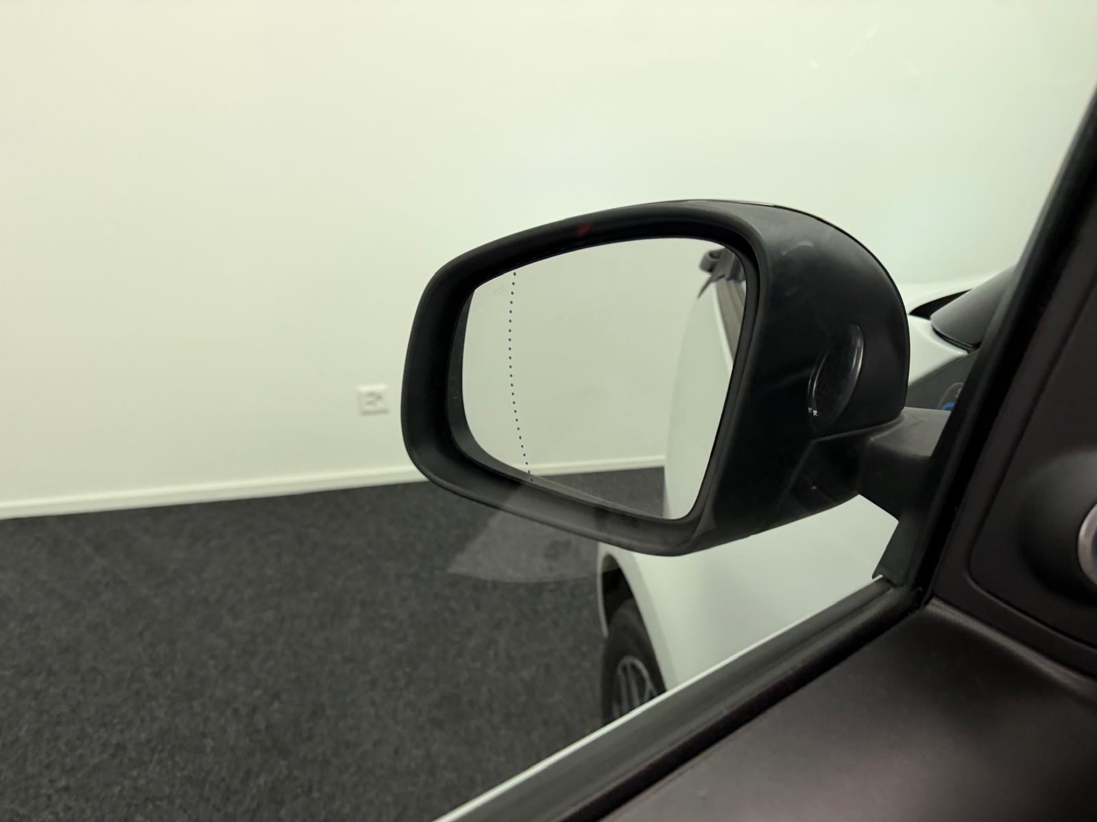 SMART Fortwo Coupé EQ Prime-image-14