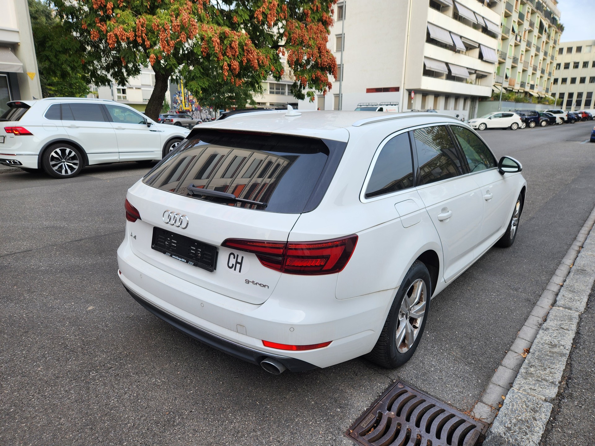 AUDI A4 Avant 2.0 TFSI g-tron S-tronic-image-3