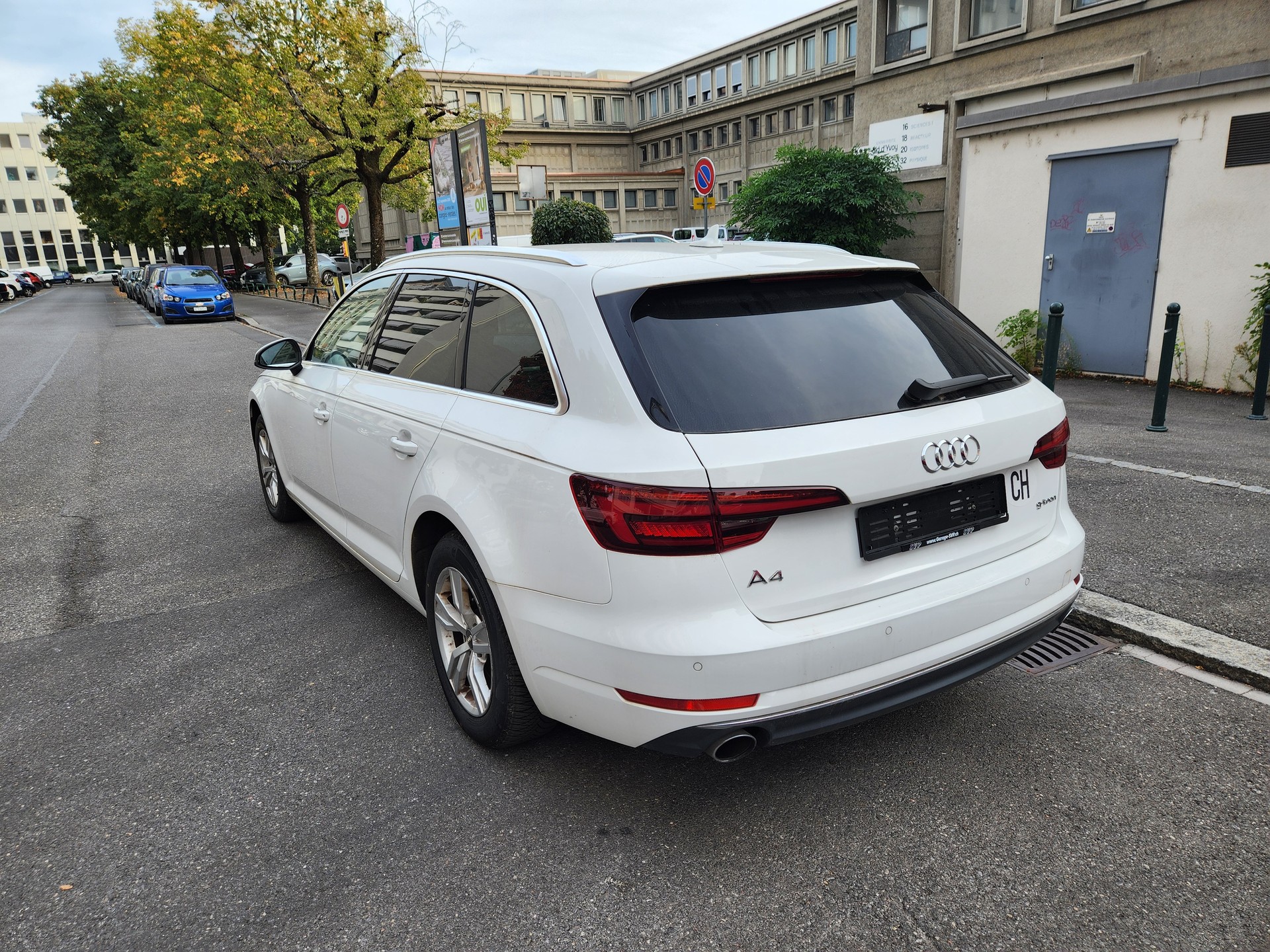 AUDI A4 Avant 2.0 TFSI g-tron S-tronic-image-4