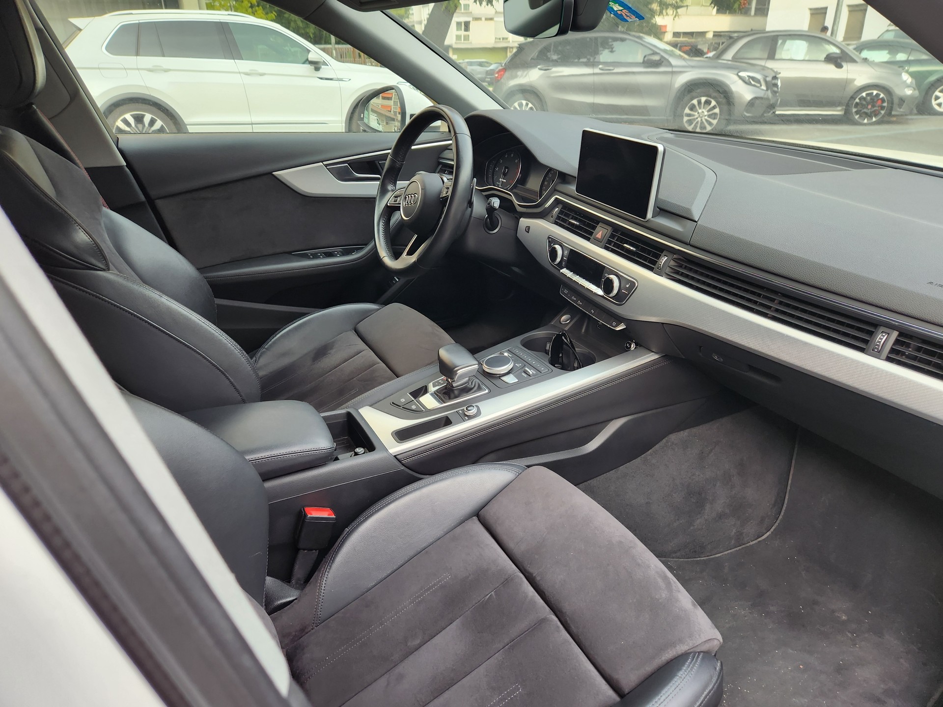 AUDI A4 Avant 2.0 TFSI g-tron S-tronic-image-5