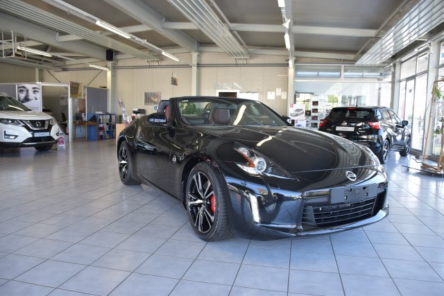 NISSAN 370 Z Roadster Pack-image-1