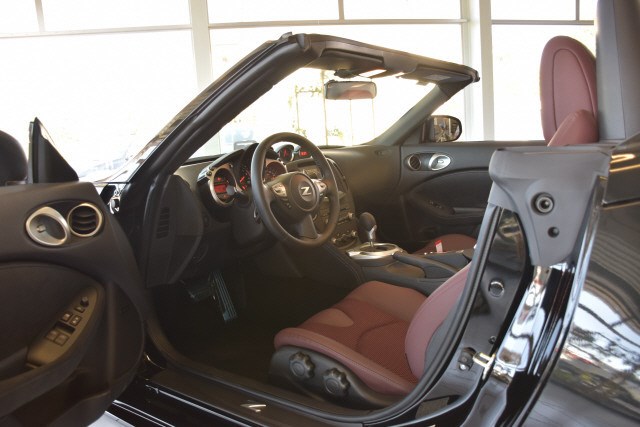 NISSAN 370 Z Roadster Pack-image-4