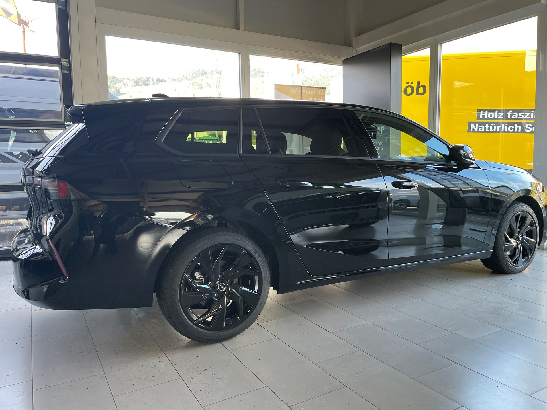 OPEL Astra Sports Tourer 1.2i Turbo Swiss Plus A-showroom-element-1