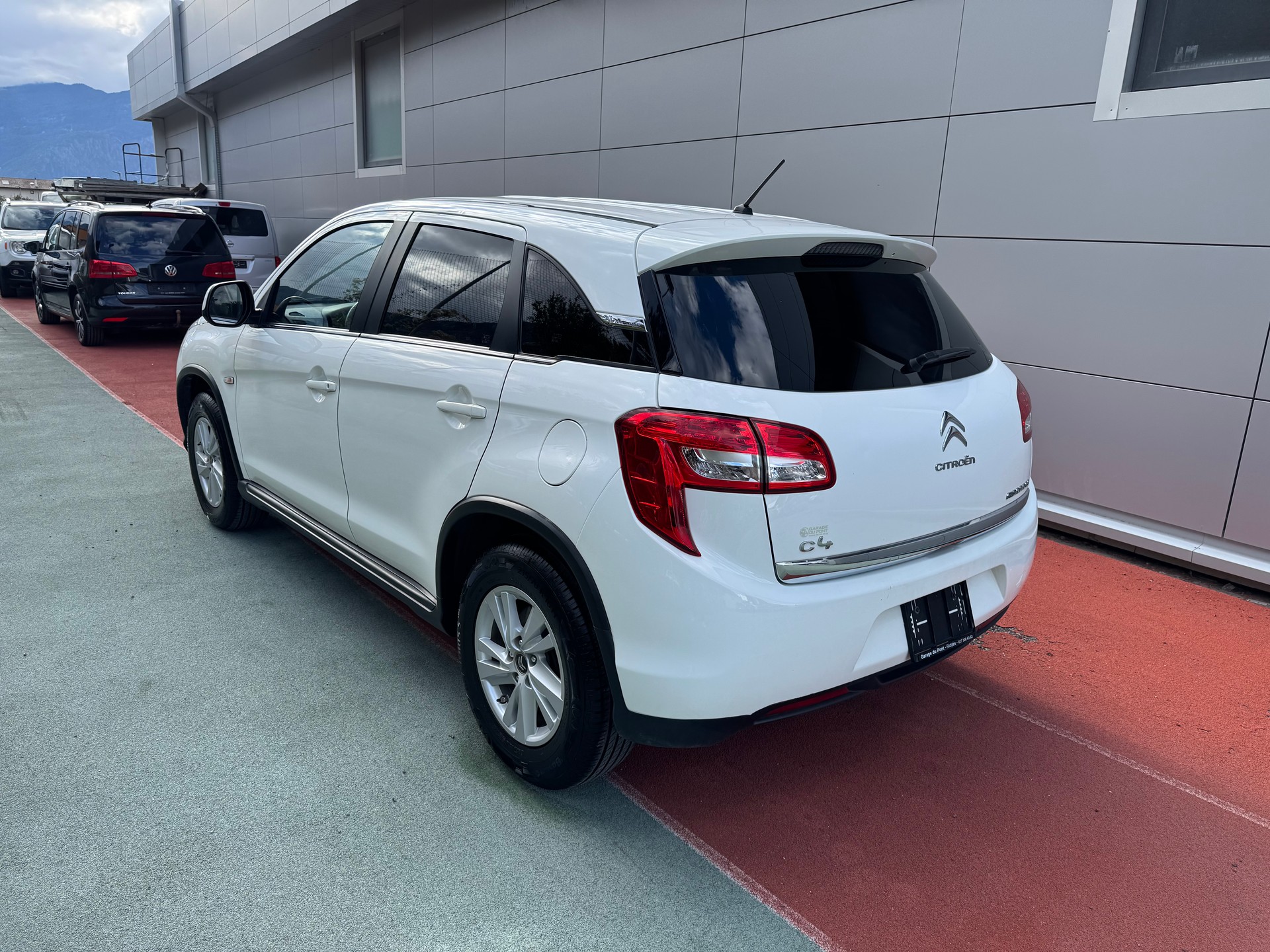 CITROEN C4 Aircross 1.8 HDi Séduction 2WD-image-4