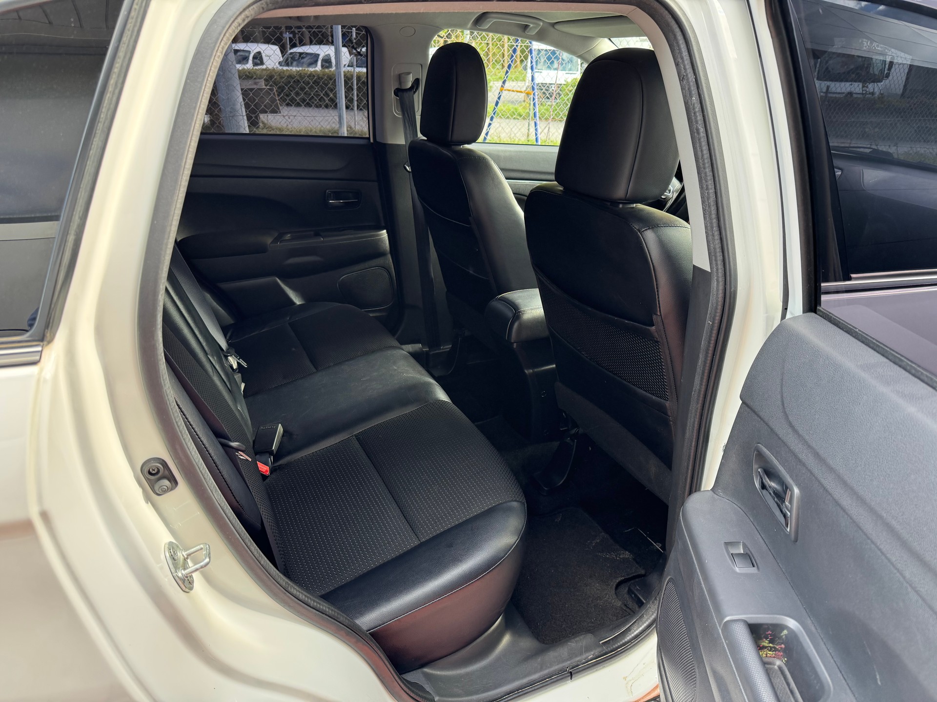 CITROEN C4 Aircross 1.8 HDi Séduction 2WD-image-11