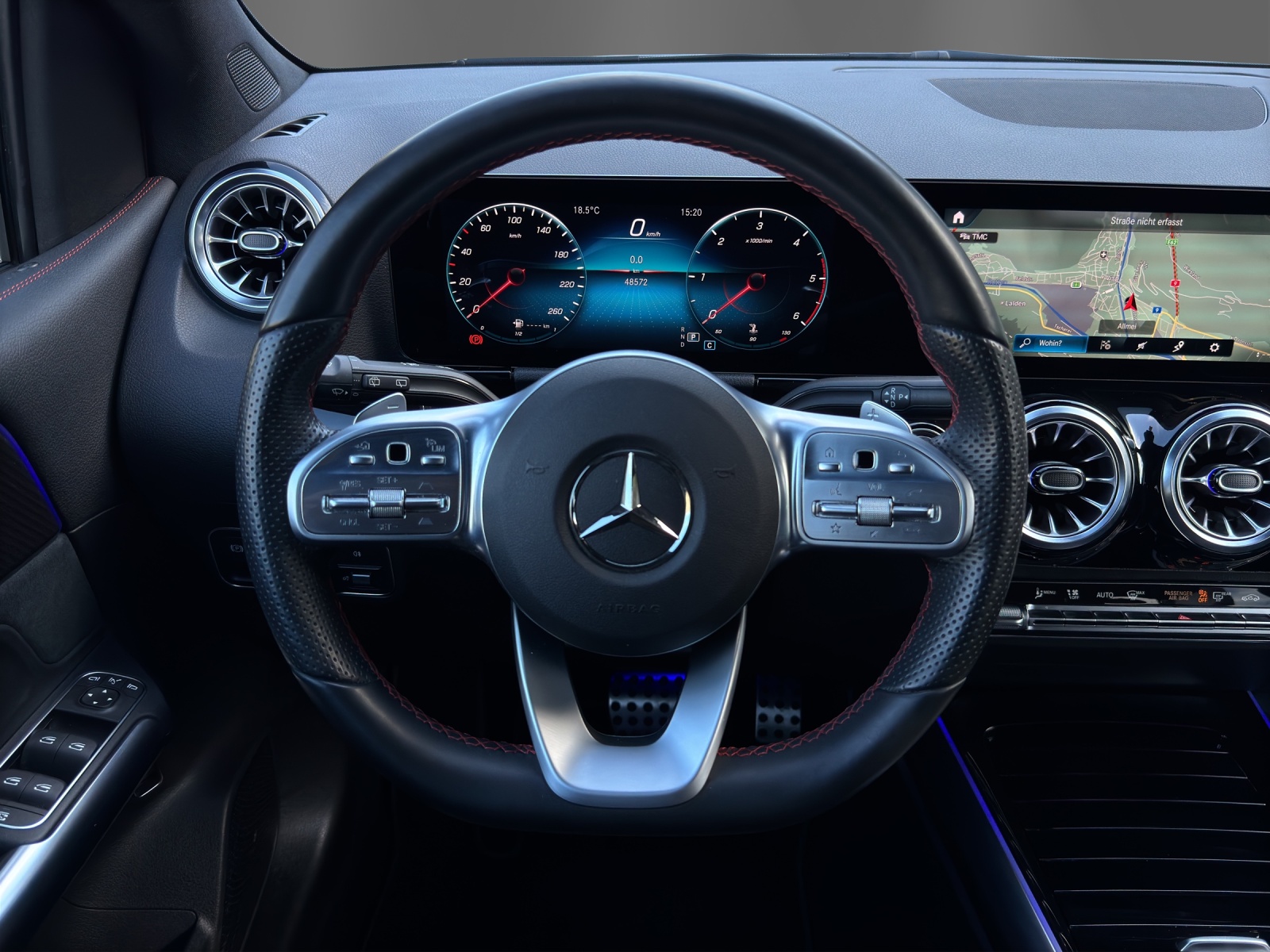 MERCEDES-BENZ B 200 d 4Matic AMG Line-image-9
