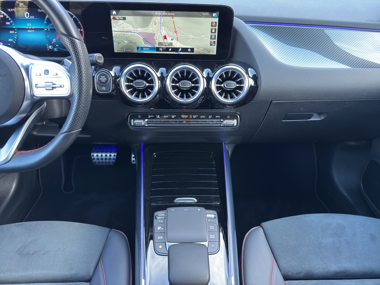 MERCEDES-BENZ B 200 d 4Matic AMG Line-image-14