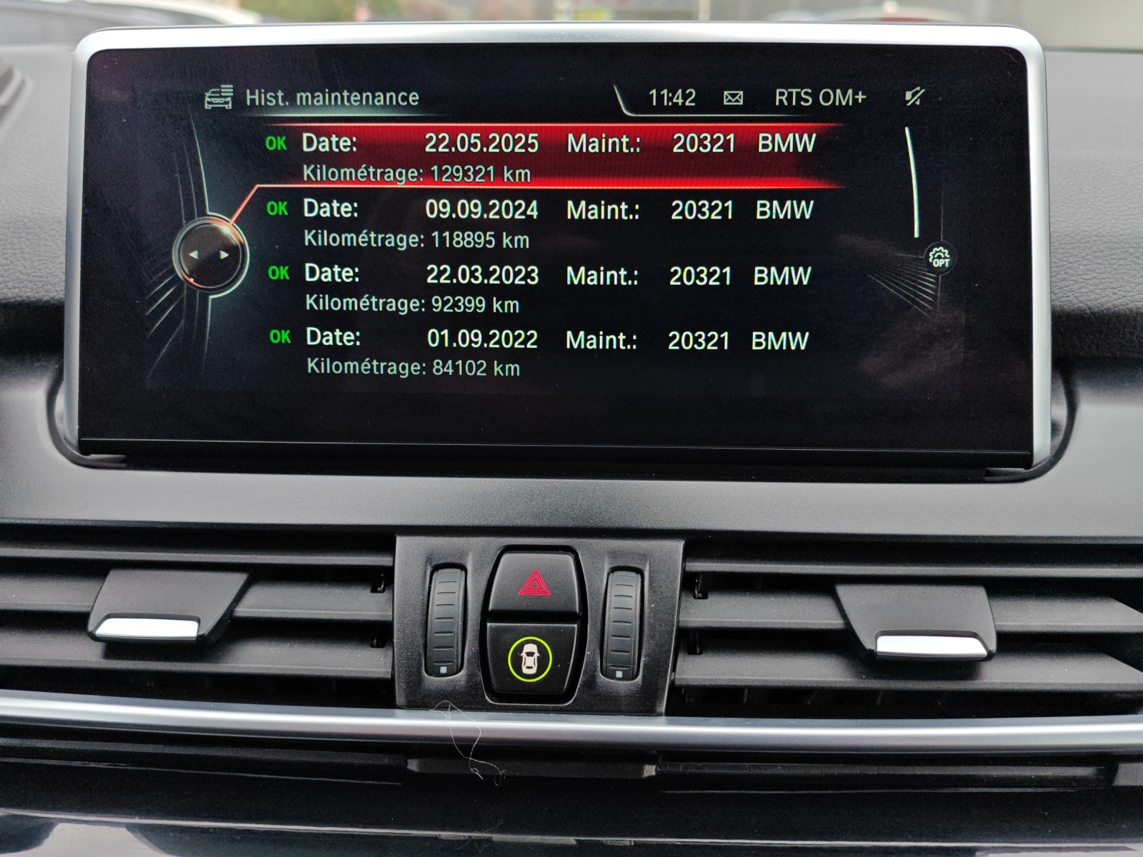 BMW 220d xDrive Active Tourer Steptronic [Expertise du jour + Garantie 12 mois + Service & Immat. Offerts]-image-15