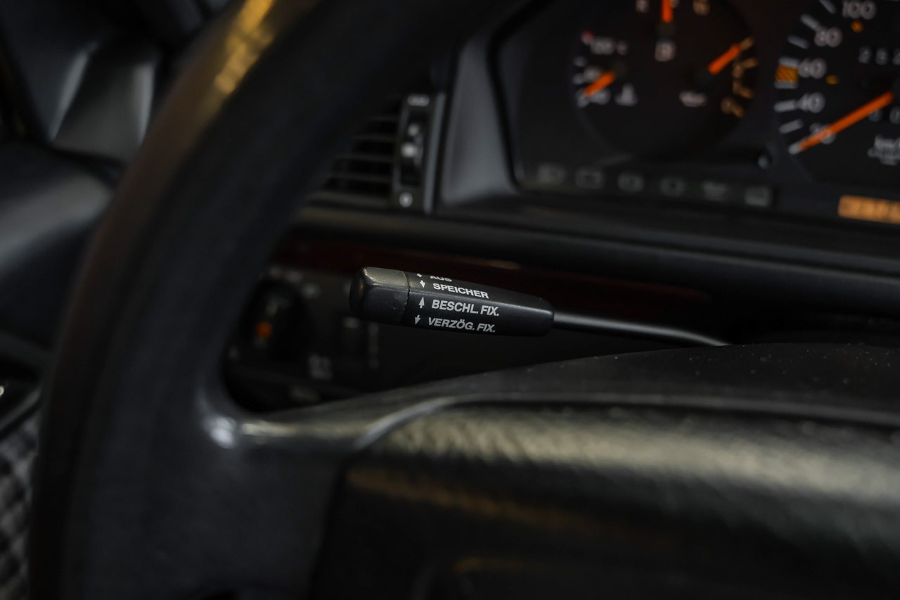 MERCEDES-BENZ E 220 T Automatic-image-22