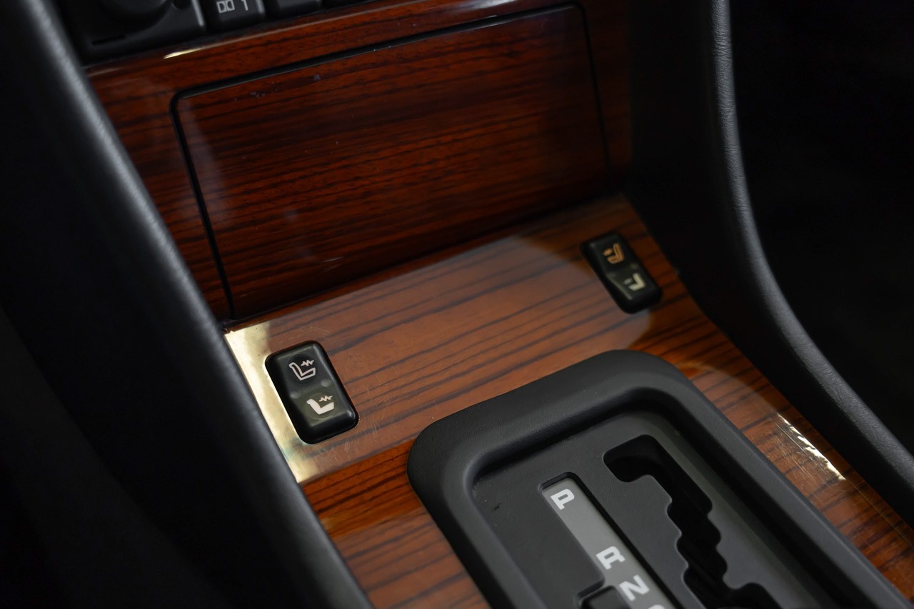 MERCEDES-BENZ E 220 T Automatic-image-26
